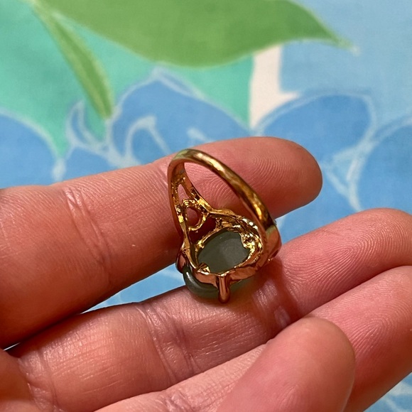 Unbranded Faux Jade Gold Tone Metal Costume Jewelry Size 6 Ring - Picture 5 of 7